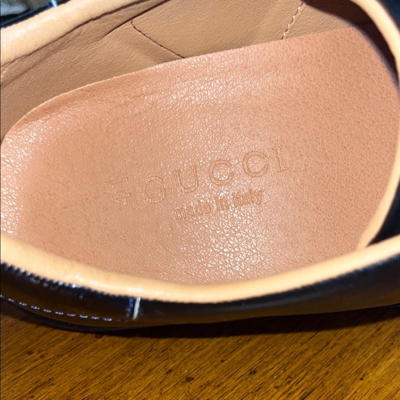 Gucci men’s Black Sneakers with Red and Gold Details - Picture 8 of 8